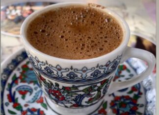 Πιείτε έναν ελληνικό καφέ «στην υγεία σας»